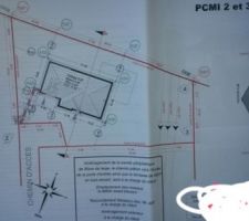 Maison sur terrain, partie dos à la route plein sud, avec 40 m carré de terrasse prévu sud, et ouest, le top!
Les bandes autours de la maison seront à 1m.