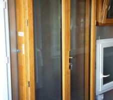 Porte fenêtre en bois de serie