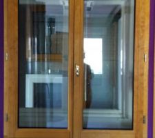 Fenêtre pour les chambres de serie en bois