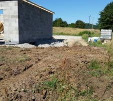 Drain terminer sur le coté droit de la maison (garage)