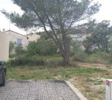 La maison &agrave; gauche sera contre la mienne (c&ocirc;t&eacute; sud)