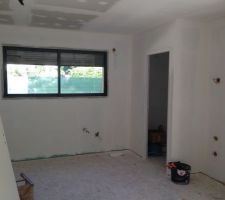 Après ponçage peinture sous couche. ca prend forme.