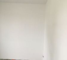 Peinture termin&eacute;e chambre2