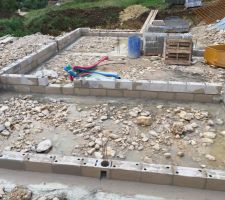 Apr&egrave;s un bon mois d'attente, les travaux ont reprit. Vivement que &ccedil;a prenne forme.