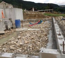 Apr&egrave;s un bon mois d'attente, les travaux ont reprit. Vivement que &ccedil;a prenne forme.