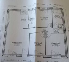 Plan envoy&eacute; pour le permis de construire mais pas ex&eacute;cutif, car ils nous ont mis une baignoire alors que nous avions demand&eacute; une douche &agrave; l'italienne. Donc nous allons bient&ocirc;t signer un avenant au contrat.