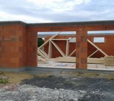 Livraison de la charpente en provenance de GOLANCOURT....