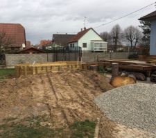 Montage de la structure. Il faudra agrandir la terrasse