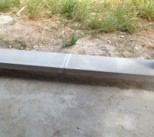 Le ma&ccedil;on &agrave; effectuer les Appui de fen&ecirc;tre et fini le reste de la
Ma&ccedil;onnerie. Bient&ocirc;t la
Couverture de la charpente d'ici fin juillet la maison sera mise hors d'eau