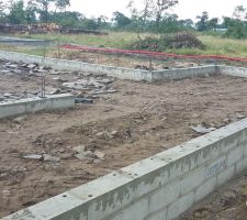 Fondation de la maison faite par le ma&ccedil;on