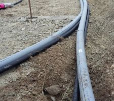 Passage des gaines dans la dalle de la maison fait par nos soins