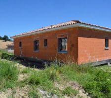 Façade nord
On distingue les tubes  qui vont êtres connectés aux PACs