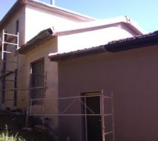 La façade est en cours!