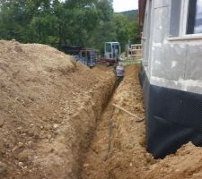 Remise à niveau du terrain, et mise en place des tuyau pour la géothermie