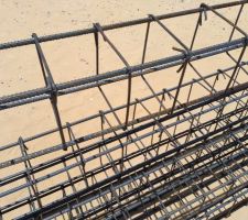 Petit rat&eacute; sur les poteaux, il devrait y avoir 6 barres et non pas 4 !