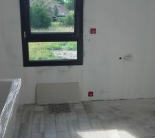 Sous couche ok dans toute la maison grâce au long WE du 14/07 et essai du carrelage