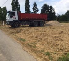 Livraison du calcaire pour chemin d'acc&egrave;s