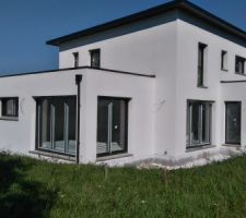 Côté arrière de la maison: façade sud-sud/ouest