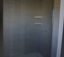 Paroi de douche salle de bain parents