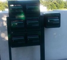 Les boîtes aux lettres ont été installées par LA POSTE