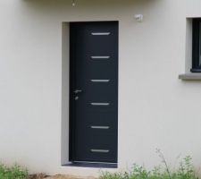 Porte d'entrée K-Line Esquif bi-colore (RAL7016 extérieur - Blanc intérieur)