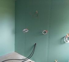 Salle de bain du rez de chauss&eacute;e