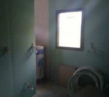 Salle de bain du rez de chauss&eacute;e