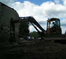 Le terrassement du niveau sous la futur dalle.