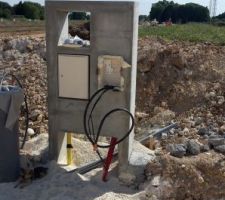 Je suis sur le terrain voici quelque photo sa avance il ont retirer les arbres donnant sur la d&eacute;partementale