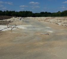 Je suis sur le terrain voici quelque photo sa avance il ont retirer les arbres donnant sur la d&eacute;partementale