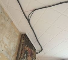 Passage des cables pour l'étage