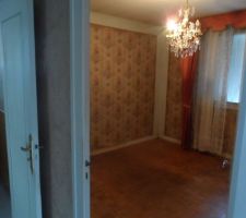Future chambre d'enfant avec dressing