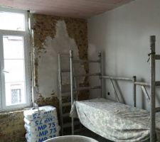 Plafonnage de la 1ère chambre