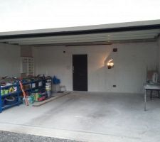 Garage platré. ponçage en cours.