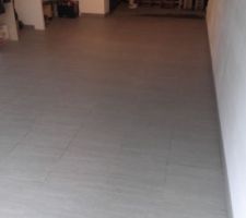 Le carrelage du garage spécial "passage voiture"