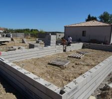 Montage des 4 rangs de vide sanitaire