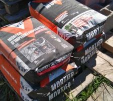 Sacs de mortier + hydrofuge pour la "Cours Anglaise"