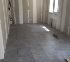 Cuisine: carrelage 45x45 Rhin Natural de chez Porcelanosa