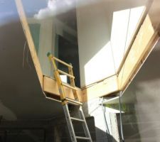 Cloison haut d'escalier posée