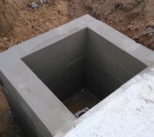 1ère couche de l'hydrofuge de l'accès au vide sanitaire faite