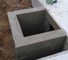 1ère couche de l'hydrofuge de l'accès au vide sanitaire faite