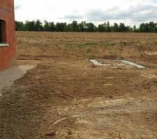 Fondations pour abris de jardin et enclos de notre toutou.