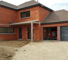 Protection en grave, façade avant