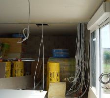Gaines du futur tableau électrique dans le garage