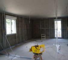 Chambre 2 (bébé) et 3 (parentale)+ arrivées élèctriques