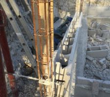 Bloc à bancher et ferraillage