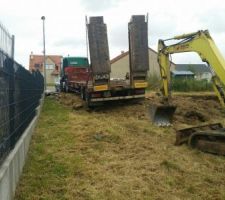 Enfin la pelleteuse  est démarrage du terrassement