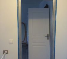 Peinture Gris Alu de chez Casstorama, difficile à mettre en oeuvre mais bel effet :-)