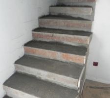 Escalier béton (futures marches en bois)