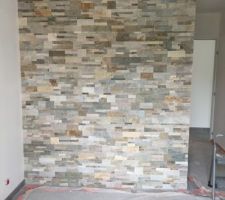 Parements dans chambre parentale